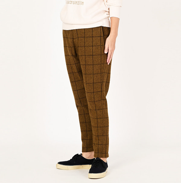 Jersey Wool Flannel 908 Easy Pants Female Model