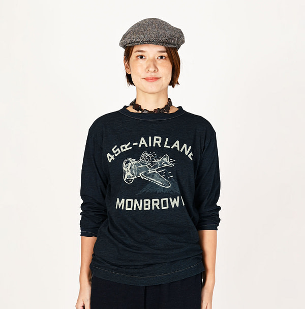 Indigo Flight de Air Lane 908 Cotton Print T-shirt Female Model