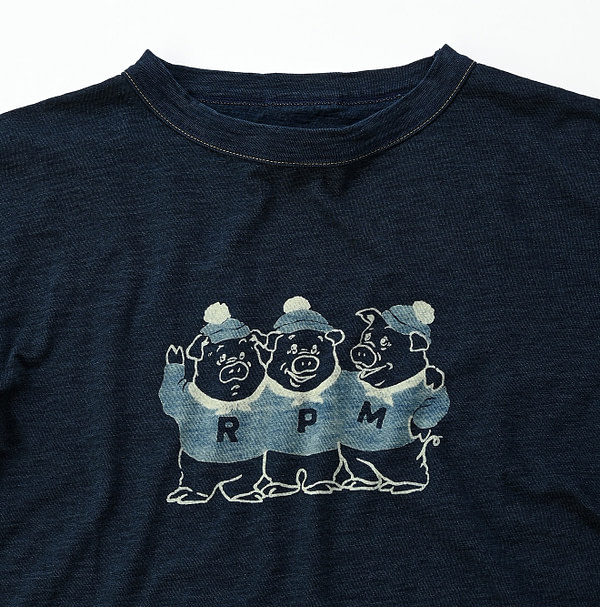 Indigo Three Piggies Print 908 Cotton T-shirt Detail