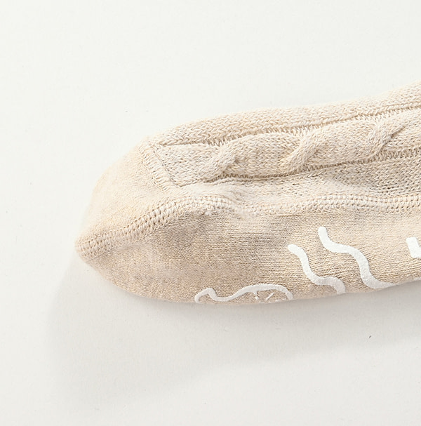 Yorimoku Cable Knitsew Socks Detail